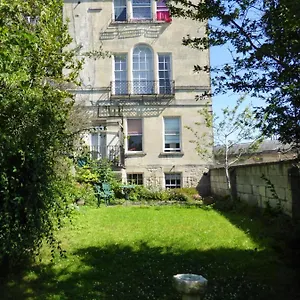 Georgian Garden Flat With Free Parking Bath